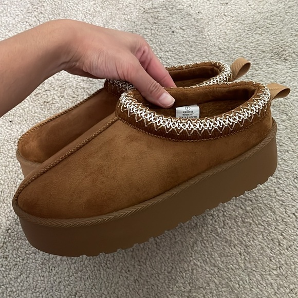 Aspen Faux-Suede Platform Slippers size 7 - Picture 9 of 12